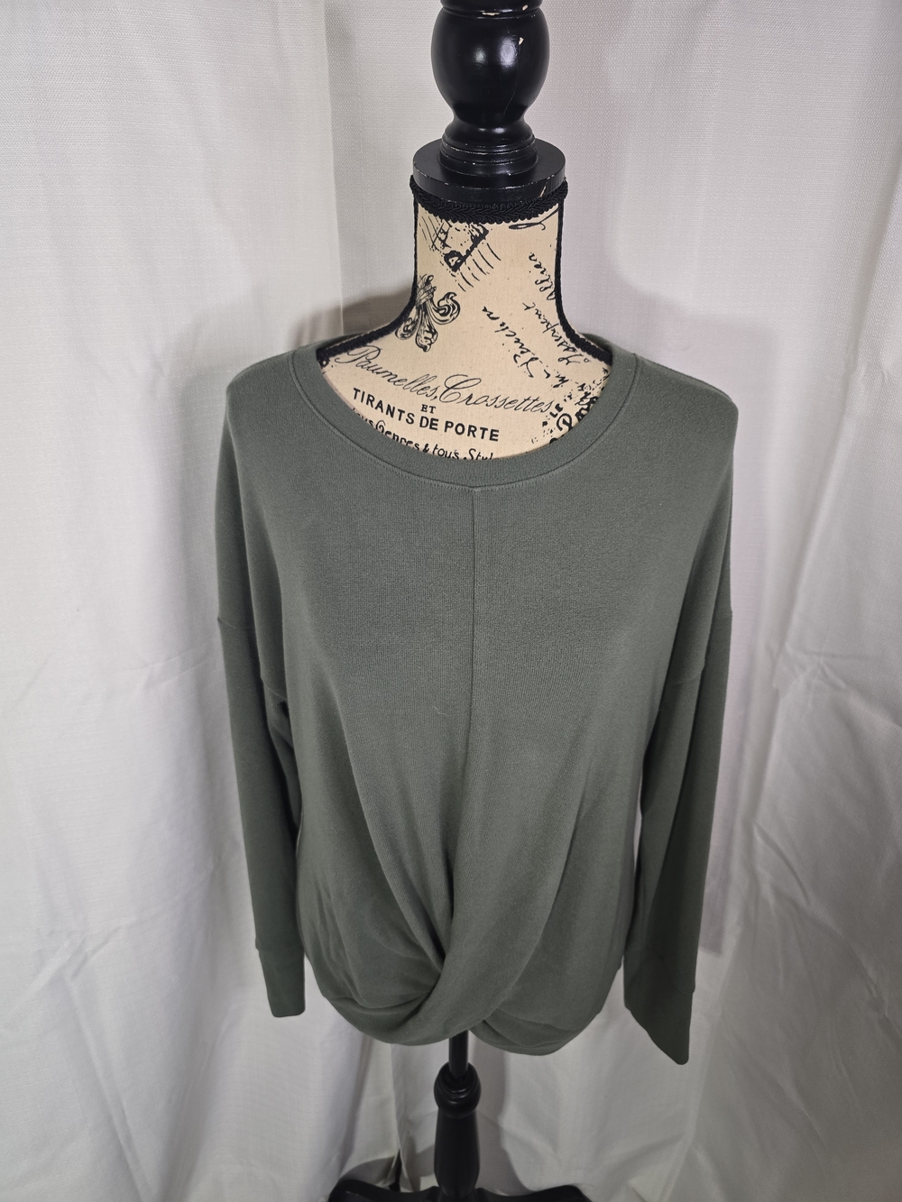Lisa Rinna Shirt - Picture 2 of 7